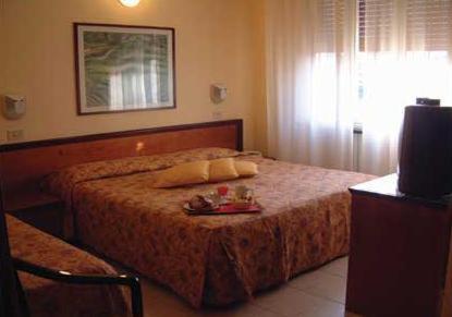 Hotel Moderno Ρίμινι Δωμάτιο φωτογραφία